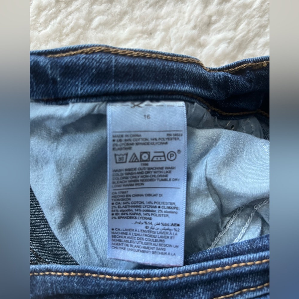 Old Navy Blue Jeans Classic Denim - Picture 4 of 4